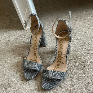 sam edelman silver snakeskin heels
